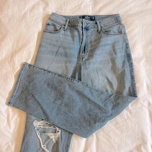 Hollister High Rise Relaxed Vintage Dad Jeans Distressed Knees Size 9, 29 Waist
